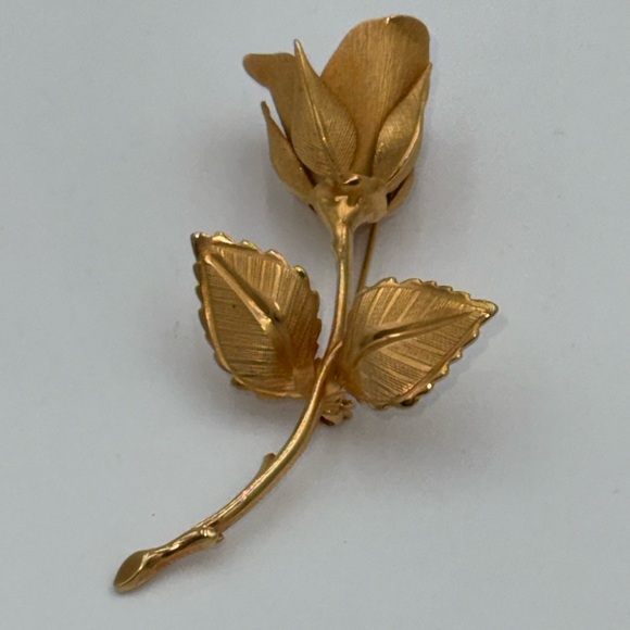 Vintage Gold-Tone Rose Brooch by Giovanni - Picture 1 of 2
